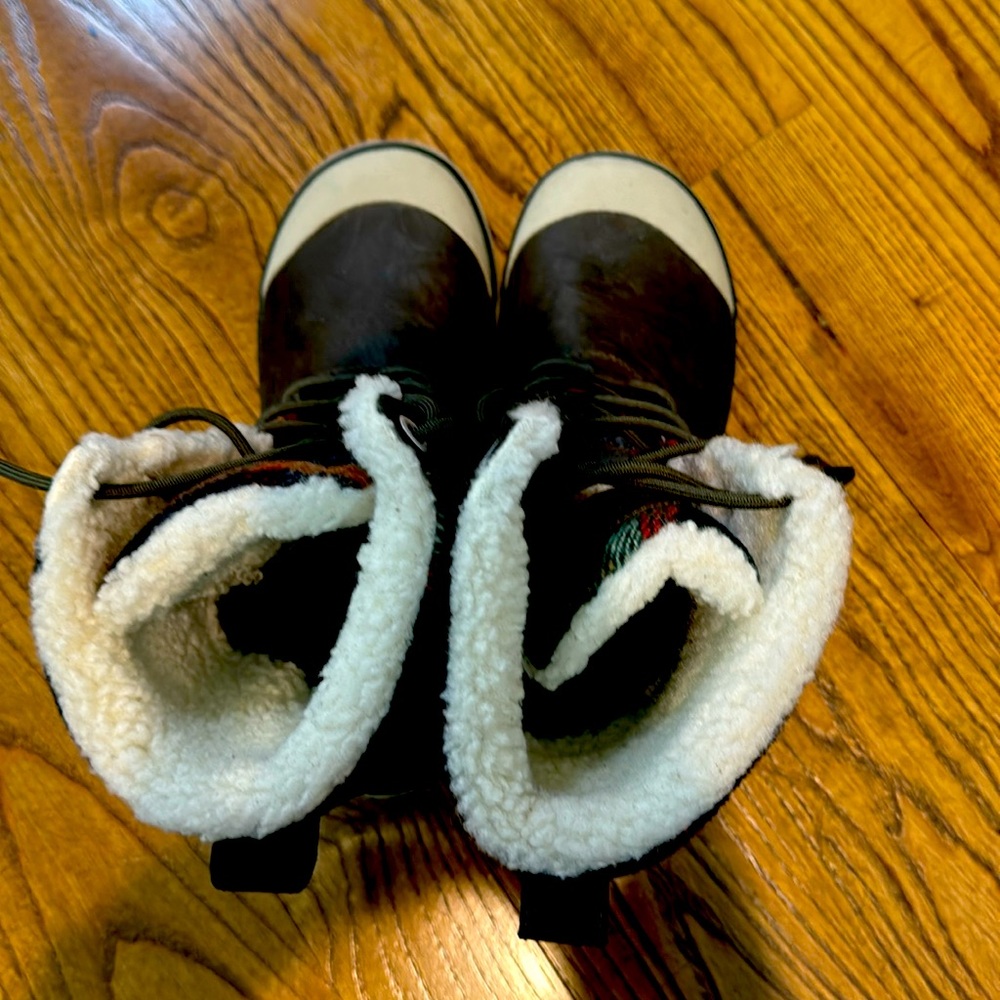 Keen snow boots.
